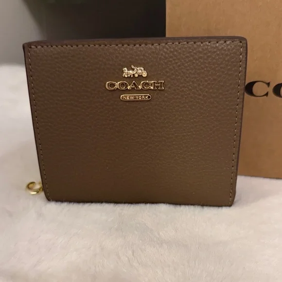 Coach Snap Wallet in Dark Stone - Picture 2 of 6